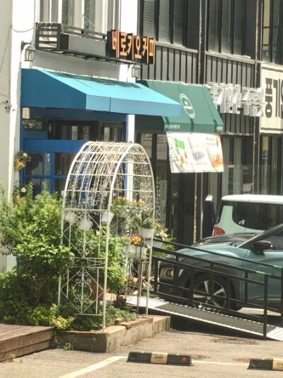 28 DMZ (365)