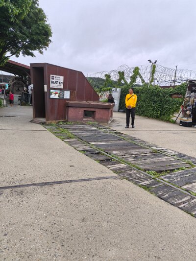 28 DMZ (68)