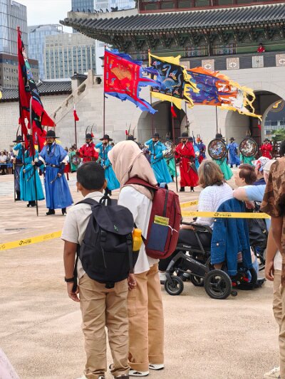 Royal Guard Changing Ceremony (180)