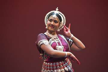 Navya (706)