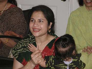 mom02